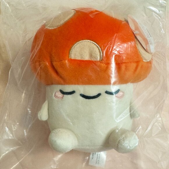 RARE Smoko Kai Mushroom Mini Mochi Plush - Picture 2 of 5
